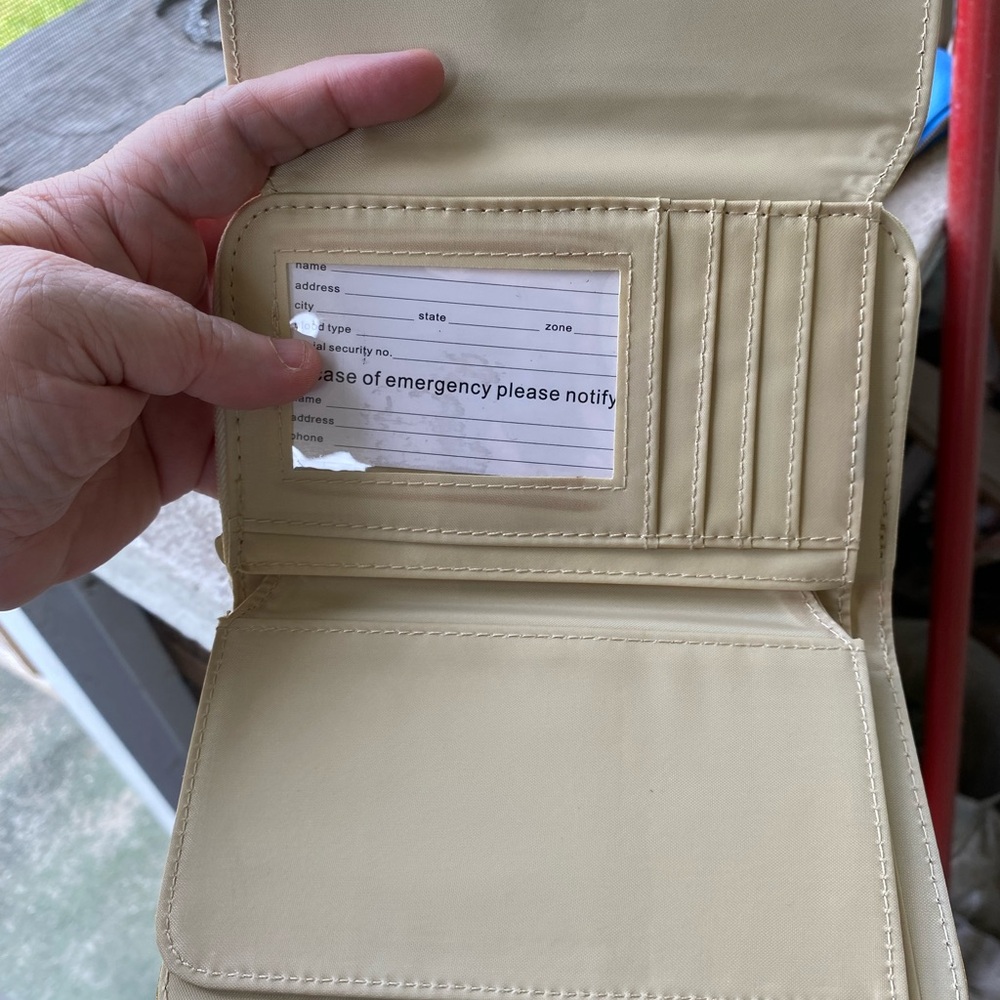 NWT J C FASHION GOLD WALLET - Picture 6 of 8